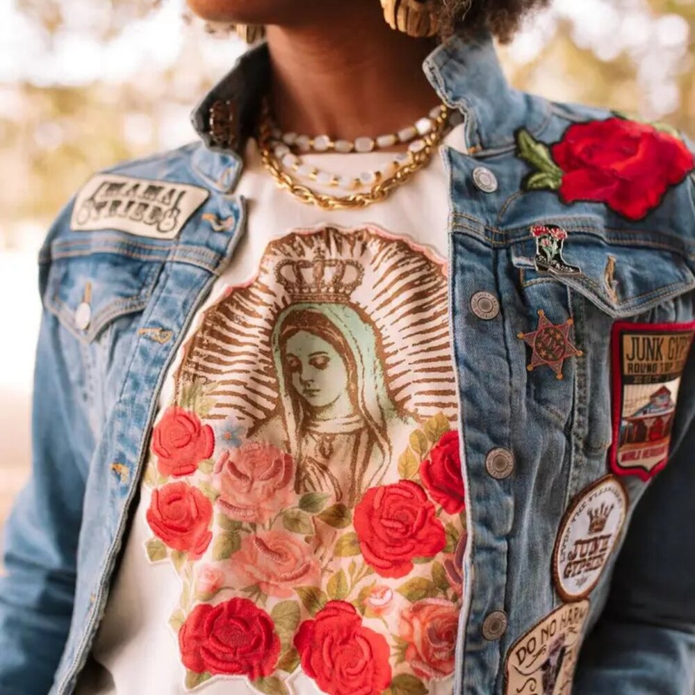 Rodeo Quincy Our Lady of Roses Tee NEW - Picture 2 of 2